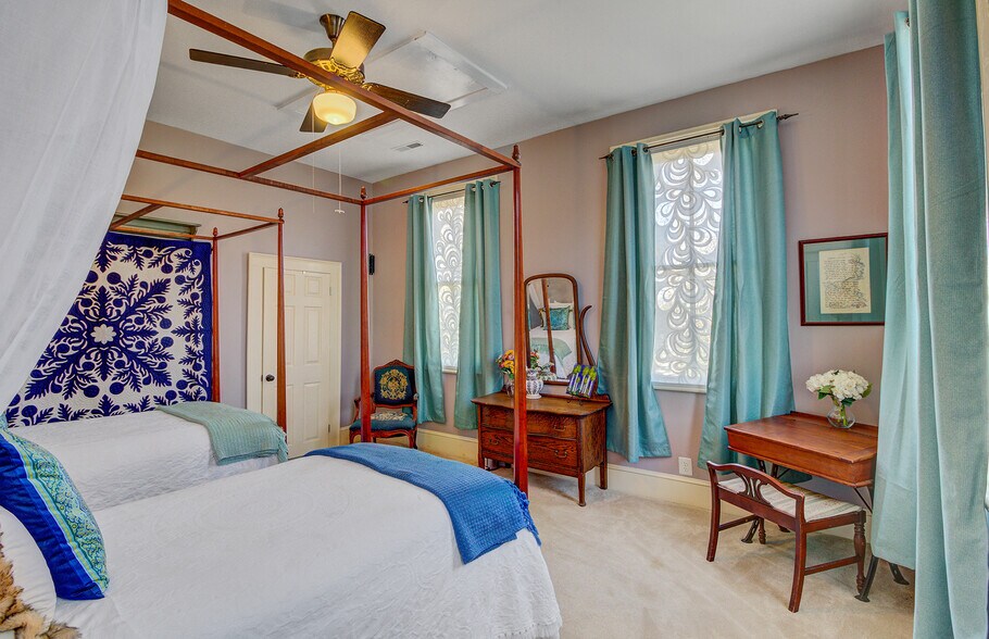 More Photos Of 112 S Magnolia St, Summerville Office Residential For Lease