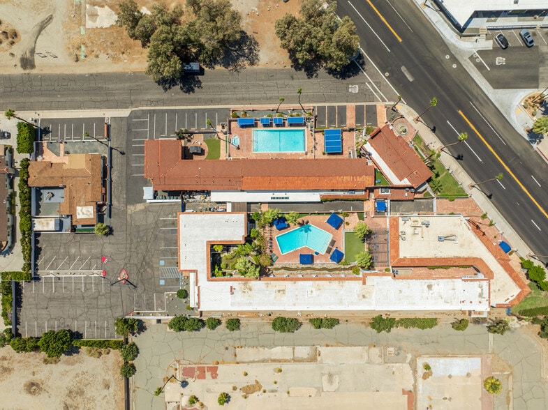 More Photos Of 2300 N Palm Canyon Dr, Palm Springs Hotel For Sale