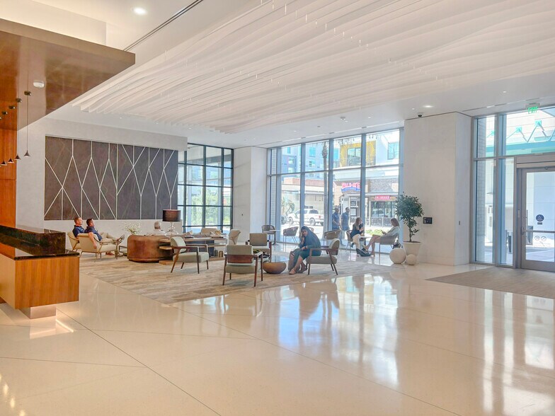 More Photos Of 3725 W Grace St, Tampa Unknown For Lease