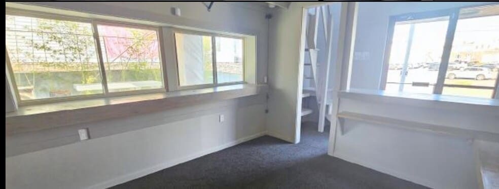 More Photos Of 16 Spring St, Sag Harbor Bank For Lease