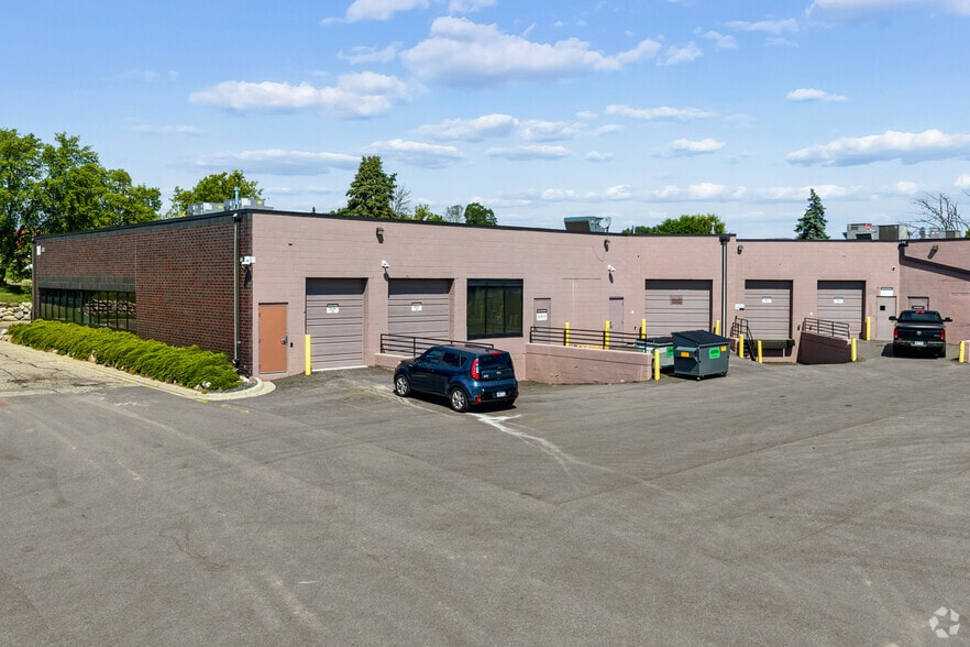 More Photos Of 550-600 County Road D W, New Brighton Light Distribution For Lease