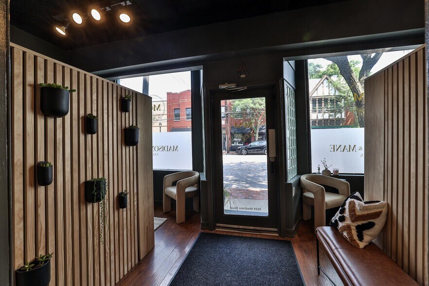 More Photos Of 2039 Madison Rd, Cincinnati Storefront Retail Office For Sale