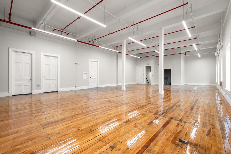 More Photos Of 56 Sterling St, Clinton Manufacturing For Lease