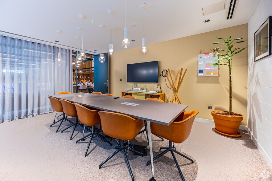 More Photos Of 1 West Regent St, Glasgow Coworking Space