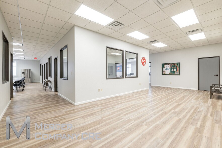 More Photos Of 4920 W I-40 Service Rd, Oklahoma City Showroom For Lease