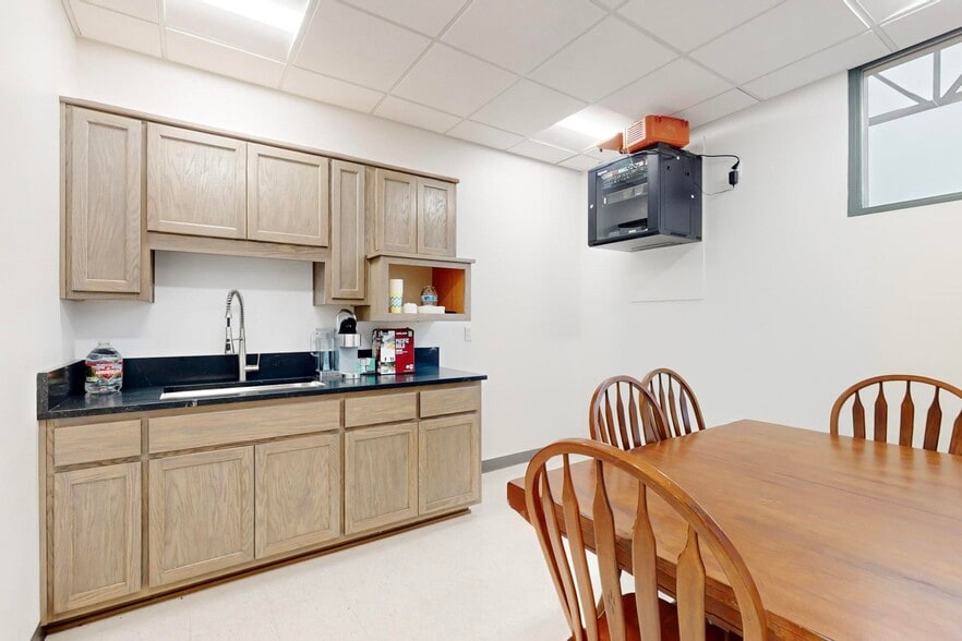 More Photos Of 6410 Gibson Blvd SE, Albuquerque Bank For Sale