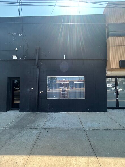 More Photos Of 275 Hempstead Tpke, West Hempstead Unknown For Lease