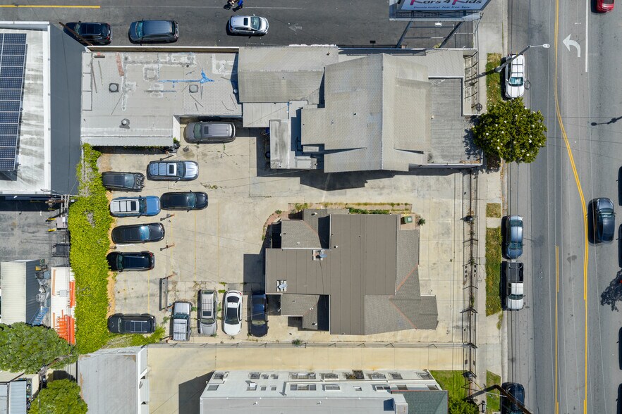 More Photos Of 1110 N Gower St, Los Angeles Storefront Retail Office For Sale