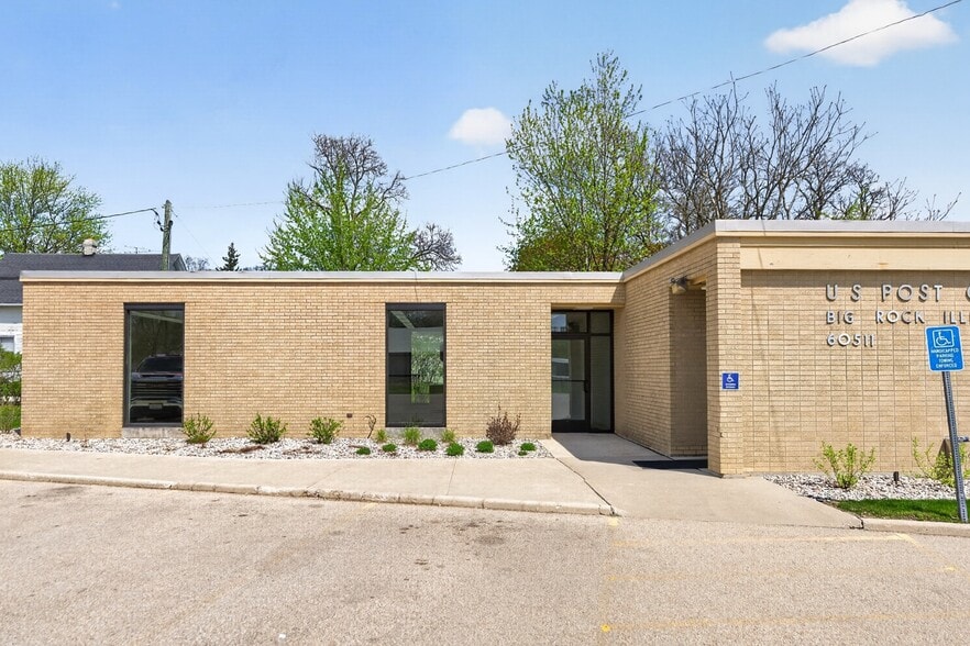 Primary Photo Of 100 E First St, Big Rock Post Office For Lease