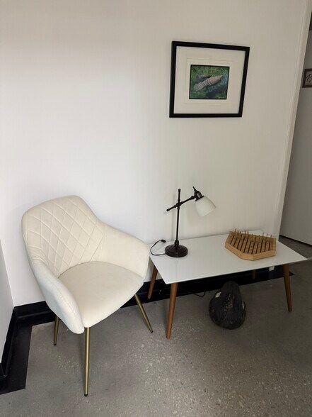 More Photos Of 621 Lakeview Rd, Clearwater Coworking Space