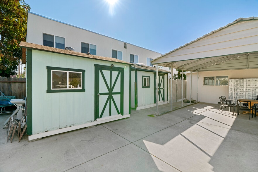 More Photos Of 431 W J St, Oakdale Assisted Living For Sale