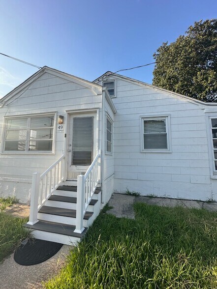 More Photos Of 49 Mays Landing Rd, Somers Point Office Residential For Lease