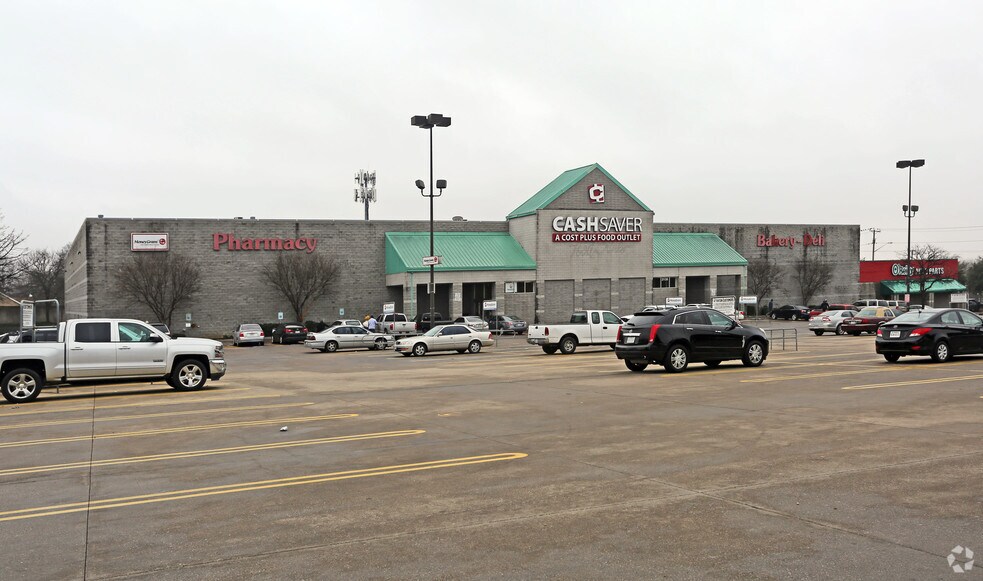 Primary Photo Of 2130 E Ledbetter Dr, Dallas General Retail For Lease