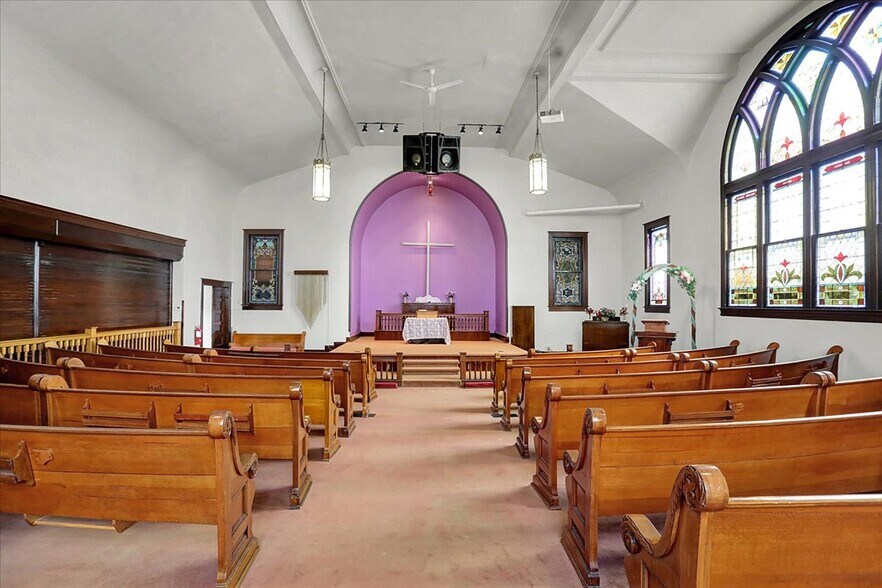 More Photos Of 300 E Third St, Carthage Religious Facility For Sale