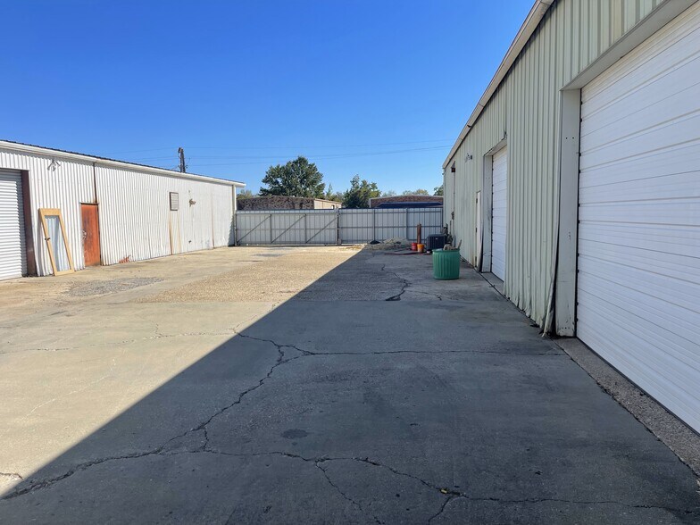 More Photos Of 9941 Mammoth Ave, Baton Rouge Industrial For Lease