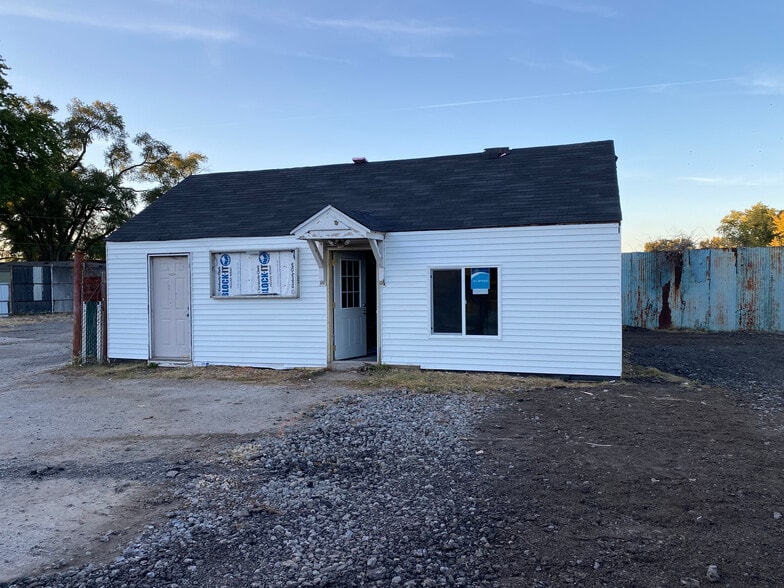 More Photos Of 3600 W Ridge Rd, Gary Auto Salvage Facility For Sale