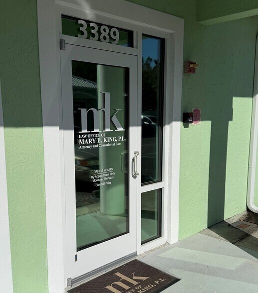 More Photos Of 3389 Magic Oak Ln, Sarasota Office For Sale