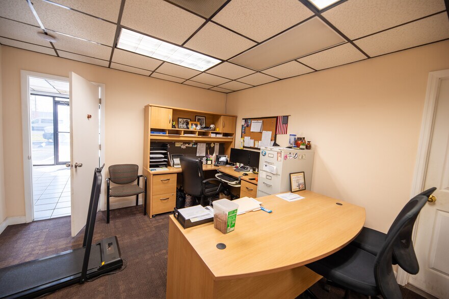 More Photos Of 6025 N Dale Mabry Hwy, Tampa Storefront Retail Office For Lease