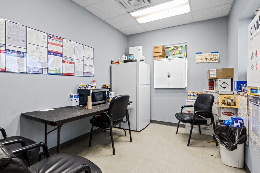 More Photos Of 2300 W Ferguson Rd, Mount Pleasant Freestanding For Lease