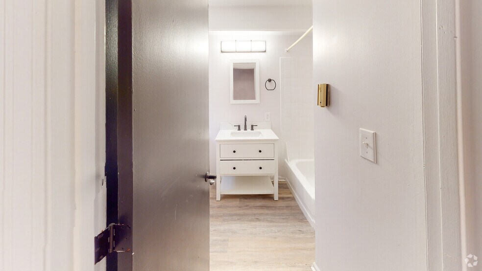 More Photos Of 60 Birchwood Ln, Cloverdale Apartments For Sale