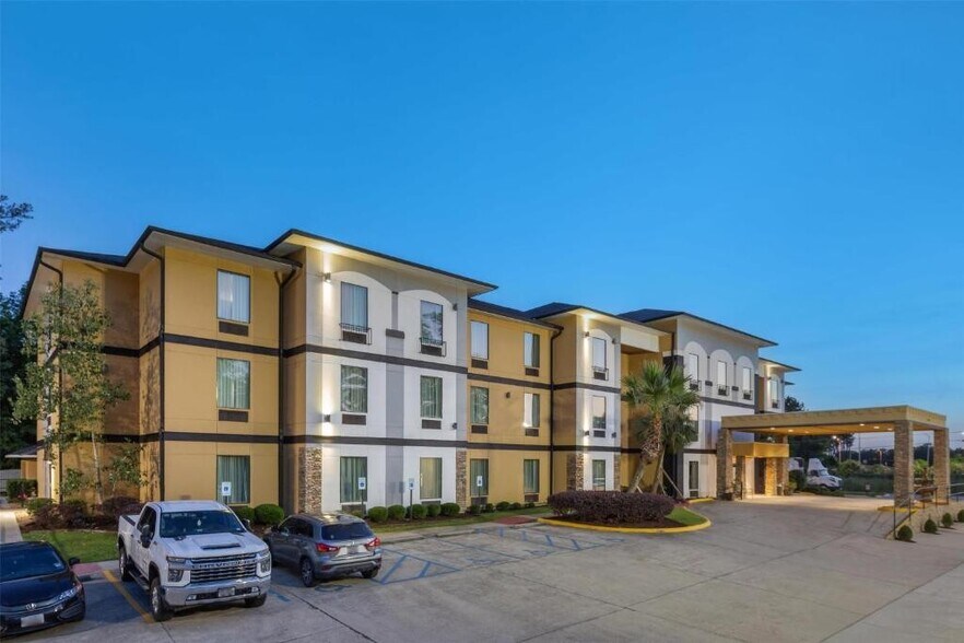 More Photos Of 13600 Hartman Ln, Walker Hotel For Sale