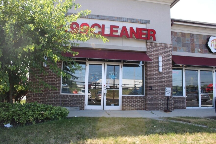 More Photos Of 8591-8595 Owenfield Rd, Powell Freestanding For Lease