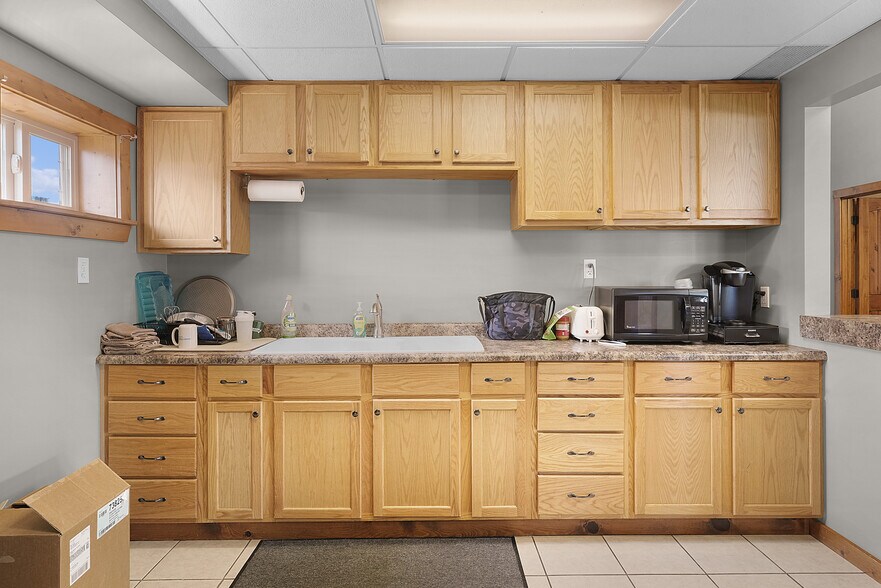 More Photos Of 4780 Cornfield Dr, Cedar Springs Freestanding For Sale