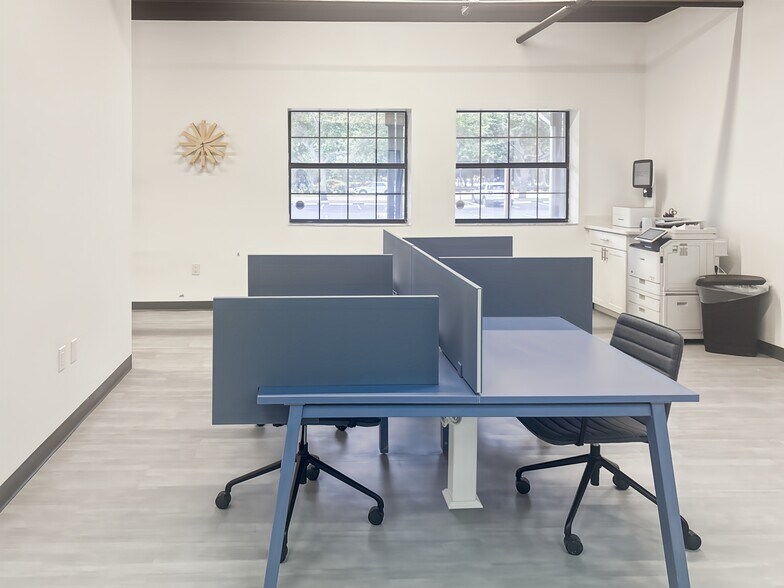 More Photos Of 300 E Bay Dr, Largo Coworking Space