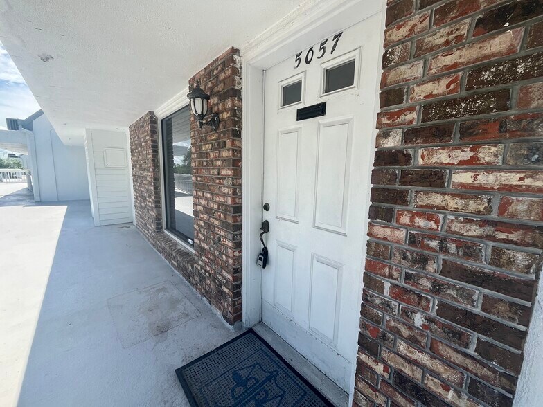 More Photos Of 5047-5069 Tamiami Trl E, Naples Unknown For Lease