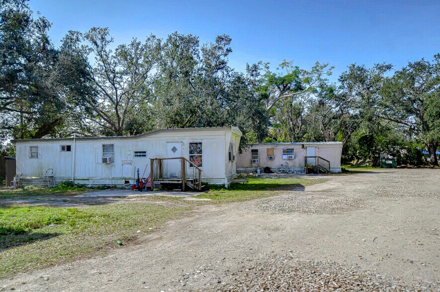 More Photos Of 425 18th St SE, Ruskin Manufactured Housing Mobile Home Park For Sale