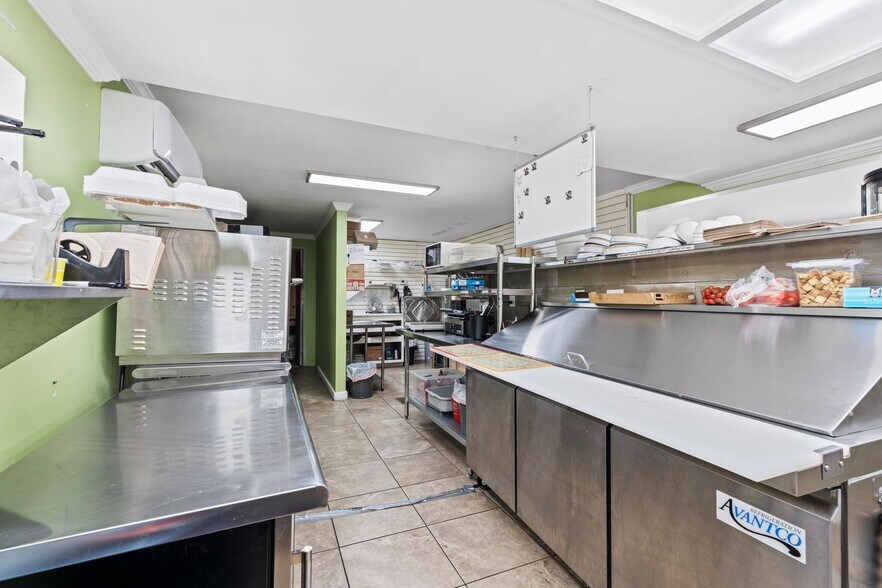 More Photos Of 808 Bypass Rd, Winchester Freestanding For Sale