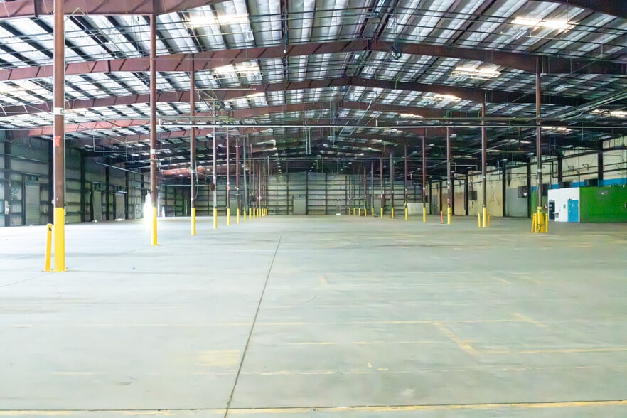 Primary Photo Of 6750 N Bryan Dairy Rd, Seminole Distribution For Lease