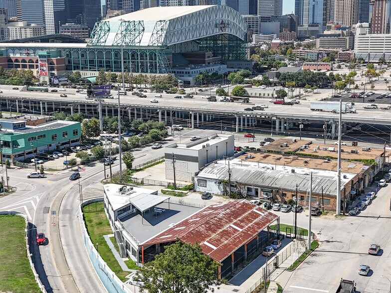 More Photos Of 121 St Emanuel St, Houston Flex For Sale