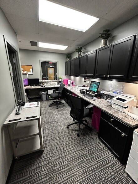 More Photos Of 5965 E Broad St, Columbus Medical For Lease