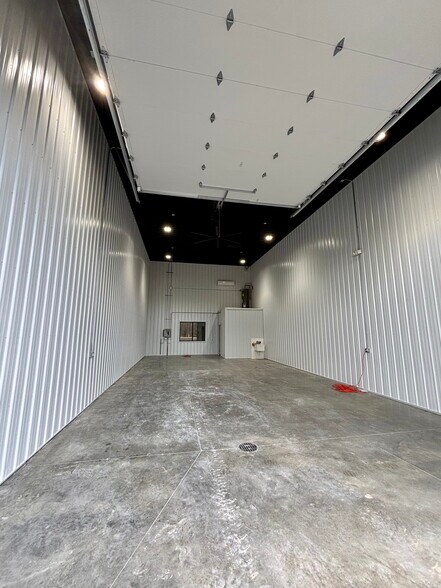 More Photos Of 5698 Hudson Dr, Hudson Flex For Sale