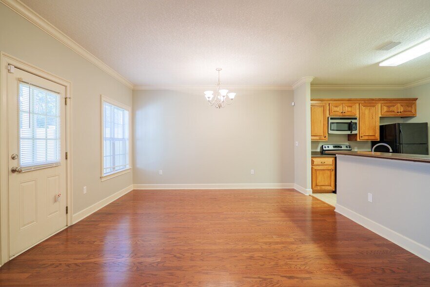 More Photos Of 3400 N Barack Obama Blvd, Valdosta Apartments For Sale