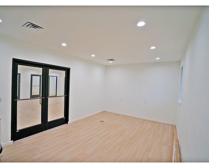 More Photos Of 1201 W Lincoln Ave, Yakima Office For Sale