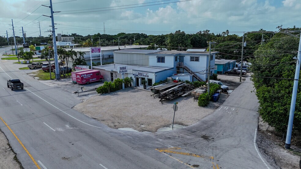 More Photos Of 131-135 Ellis Dr, Tavernier Storefront Retail Residential For Sale