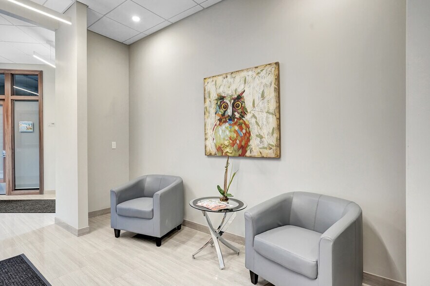 More Photos Of 1710 E 12 Mile Rd, Royal Oak Coworking Space