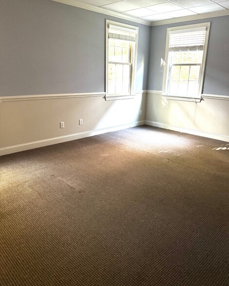 More Photos Of 1905 Woodstock Rd, Roswell Office For Lease