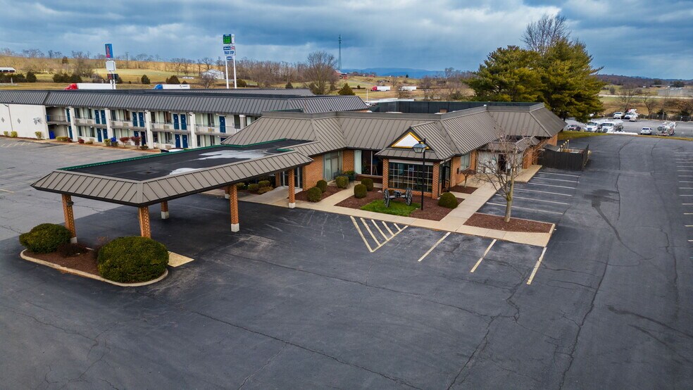 More Photos Of 250 Conicville Rd, Mount Jackson Hotel For Lease