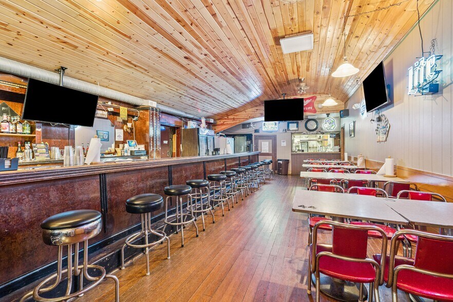 More Photos Of 1202 N 4th St, Guttenberg Specialty For Sale