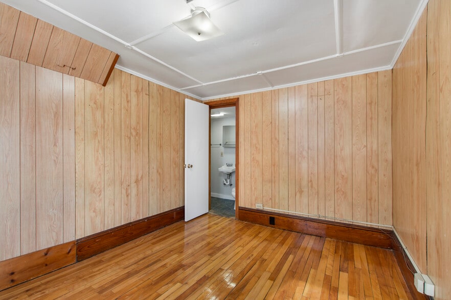 More Photos Of 4 Elm St, Lancaster Apartments For Sale