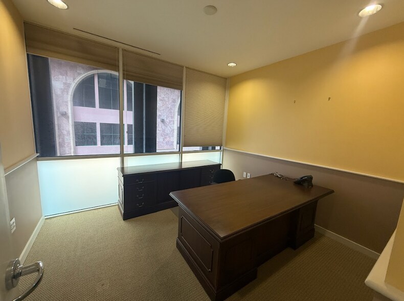 More Photos Of 7917 Ivanhoe Ave, La Jolla Office For Lease