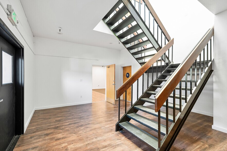 More Photos Of 1375 Fairfax Ave, San Francisco Warehouse For Sale
