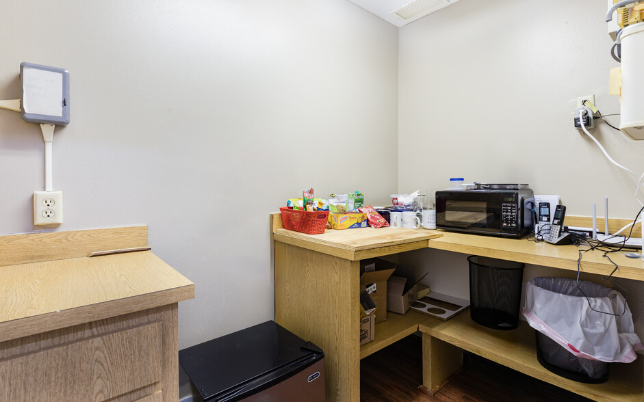 More Photos Of 12734 Kenwood Ln, Fort Myers Loft Creative Space For Lease