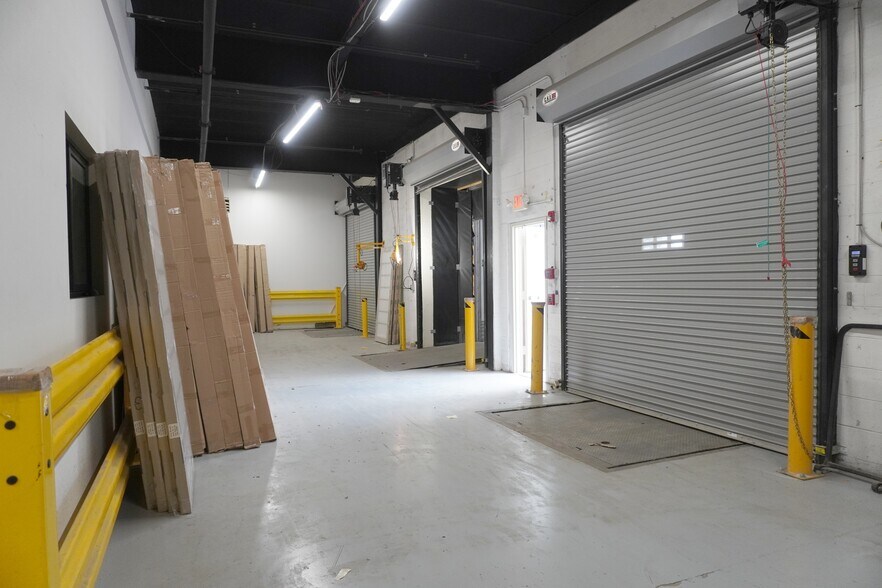 More Photos Of 388 US Highway 22 W, Readington Warehouse For Lease