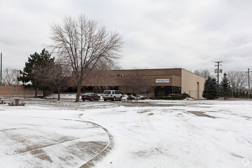 Primary Photo Of 2201 Centerwood Dr, Warren Warehouse For Lease