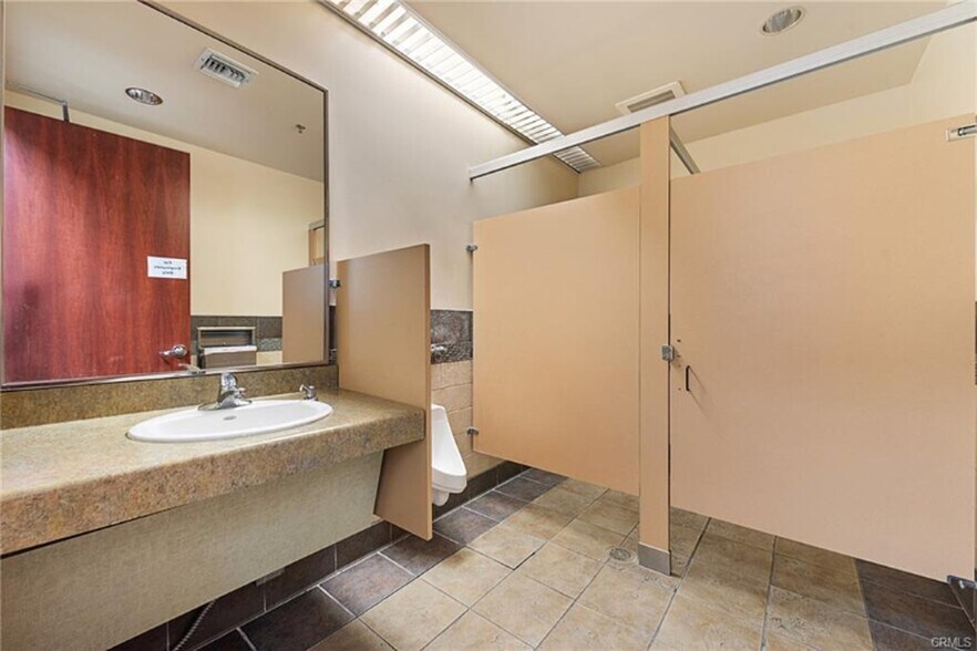 More Photos Of 5839 Pine Ave, Chino Hills Coworking Space