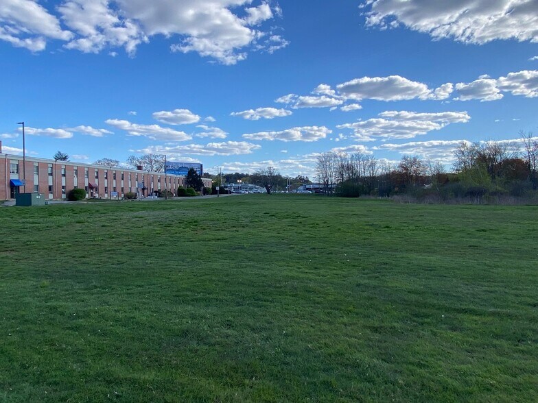 More Photos Of 50 Quannapowitt, Wakefield Land For Sale